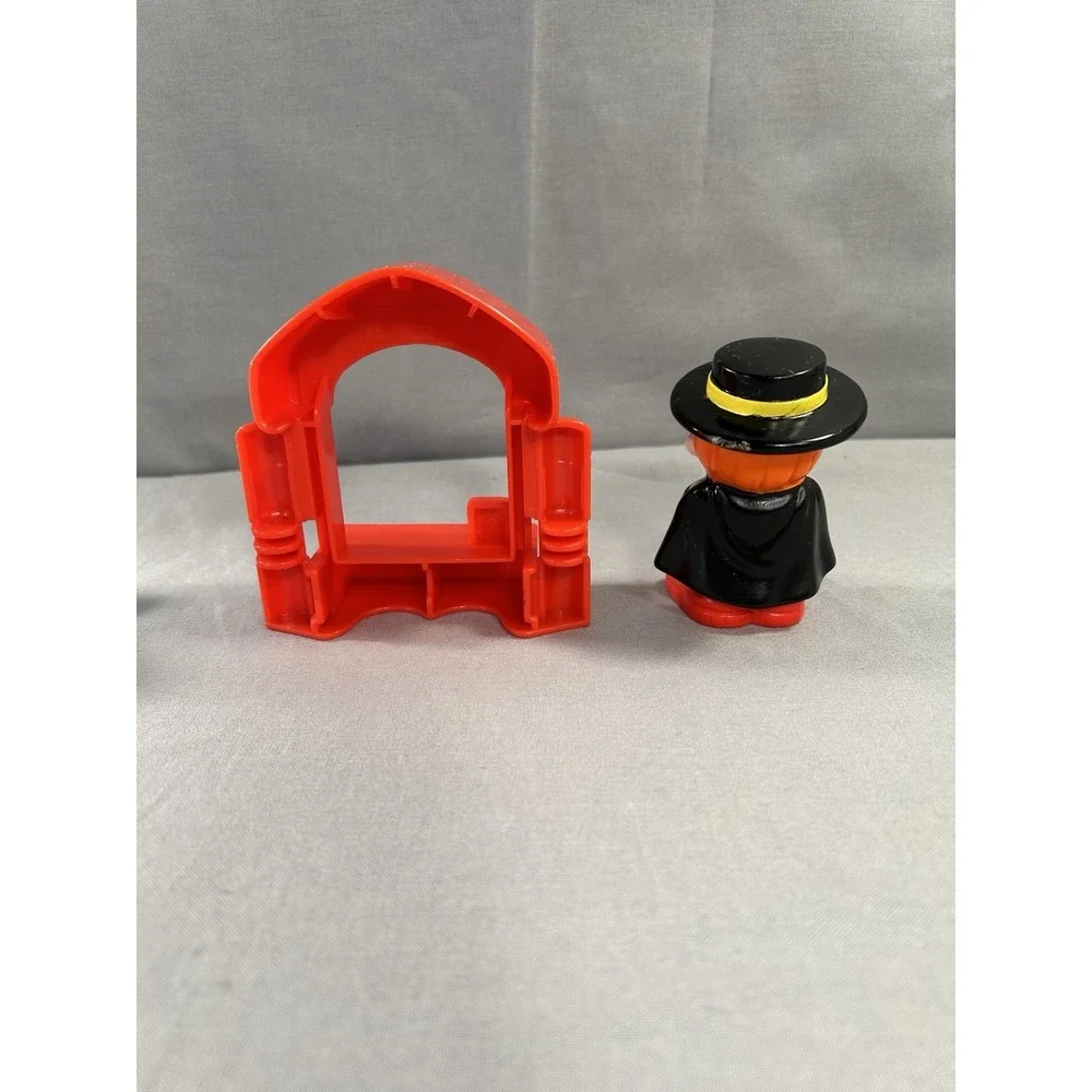 Vintage 2004 McDonalds Mattel Hamburglar and Restaurant Toys 2 Piece Set